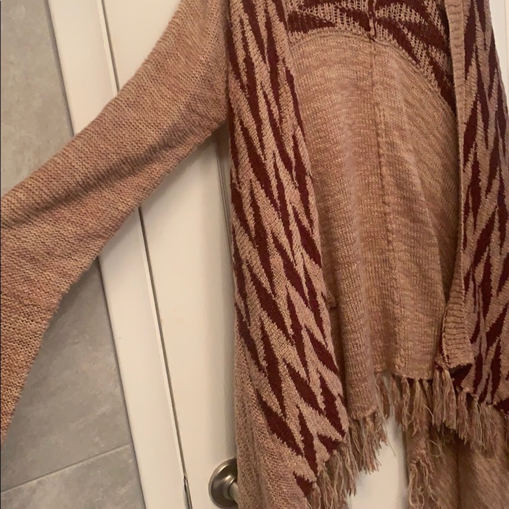 MAROON AND TAN CARDIGAN WITH FRINGES